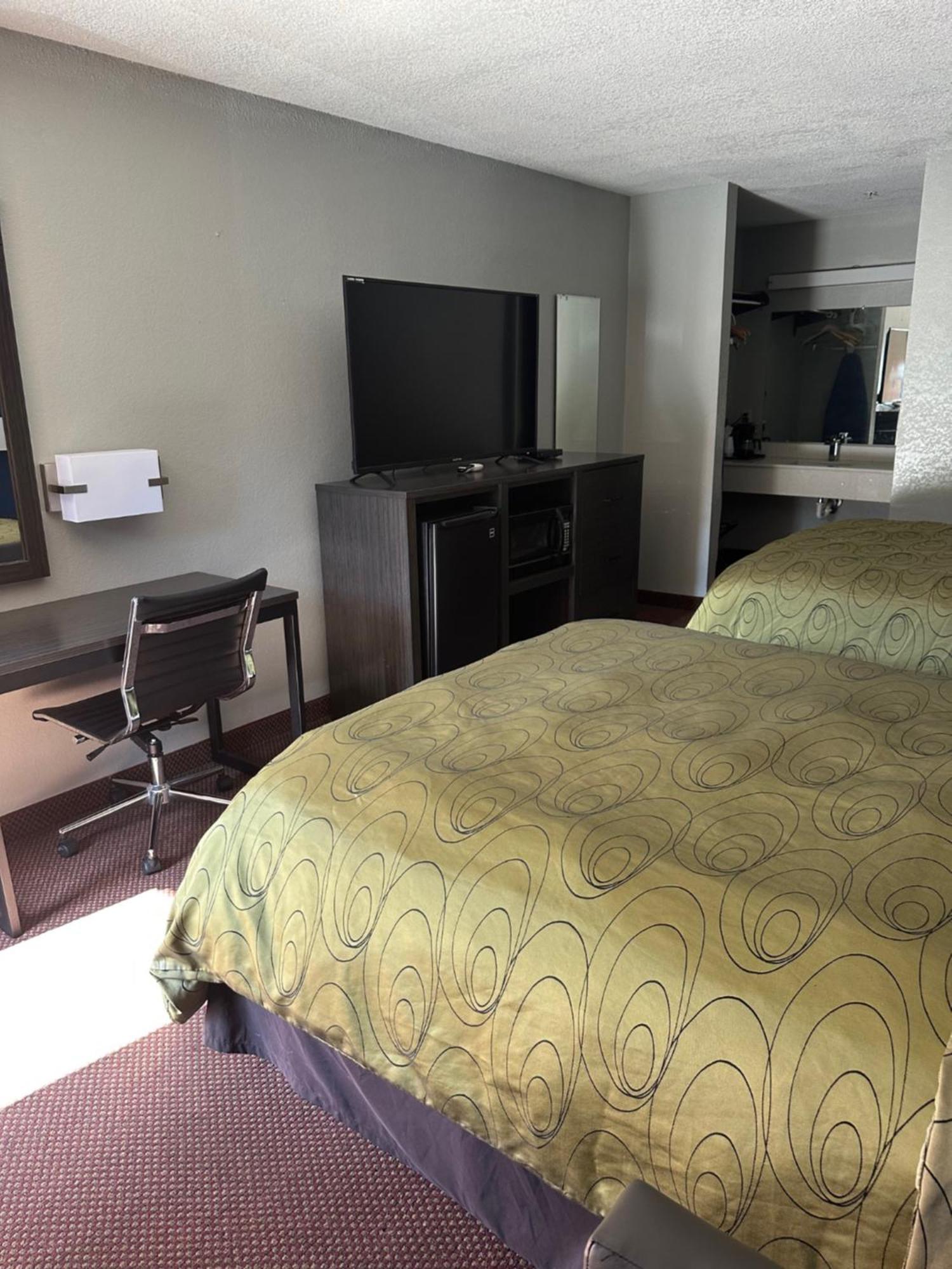 Clairmont Inn & Suites - Warren Ngoại thất bức ảnh