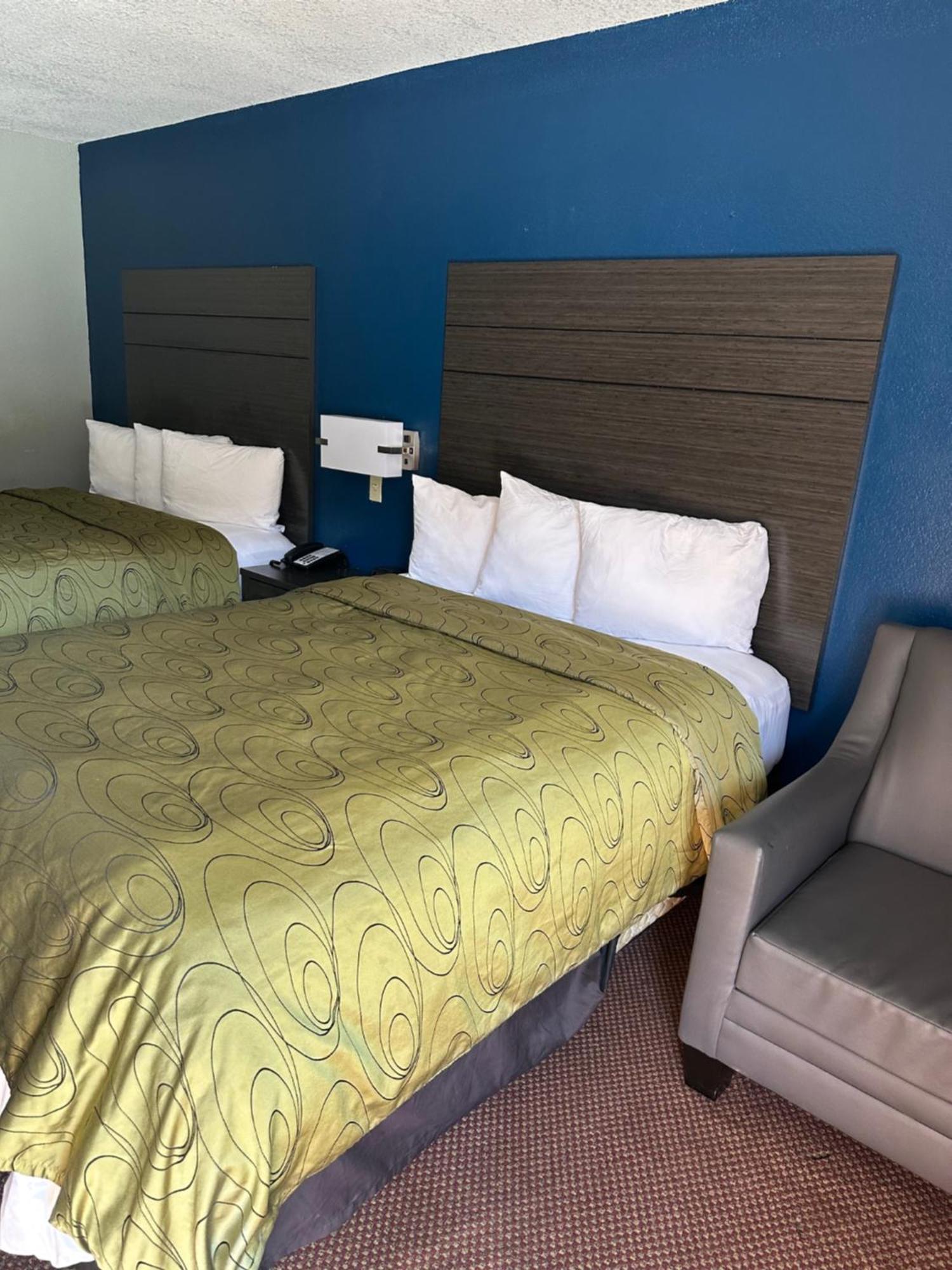 Clairmont Inn & Suites - Warren Ngoại thất bức ảnh
